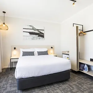 Hotel Nightcap At Finsbury, Adelaide